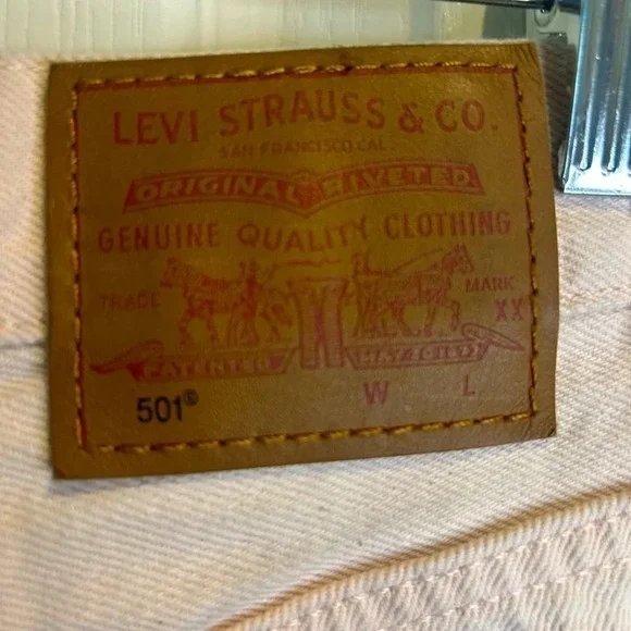 💖”Levi’s 501” Baby Pink Distressed Cut Off Short w/ Fringe Size 27💗 - Picture 5 of 14